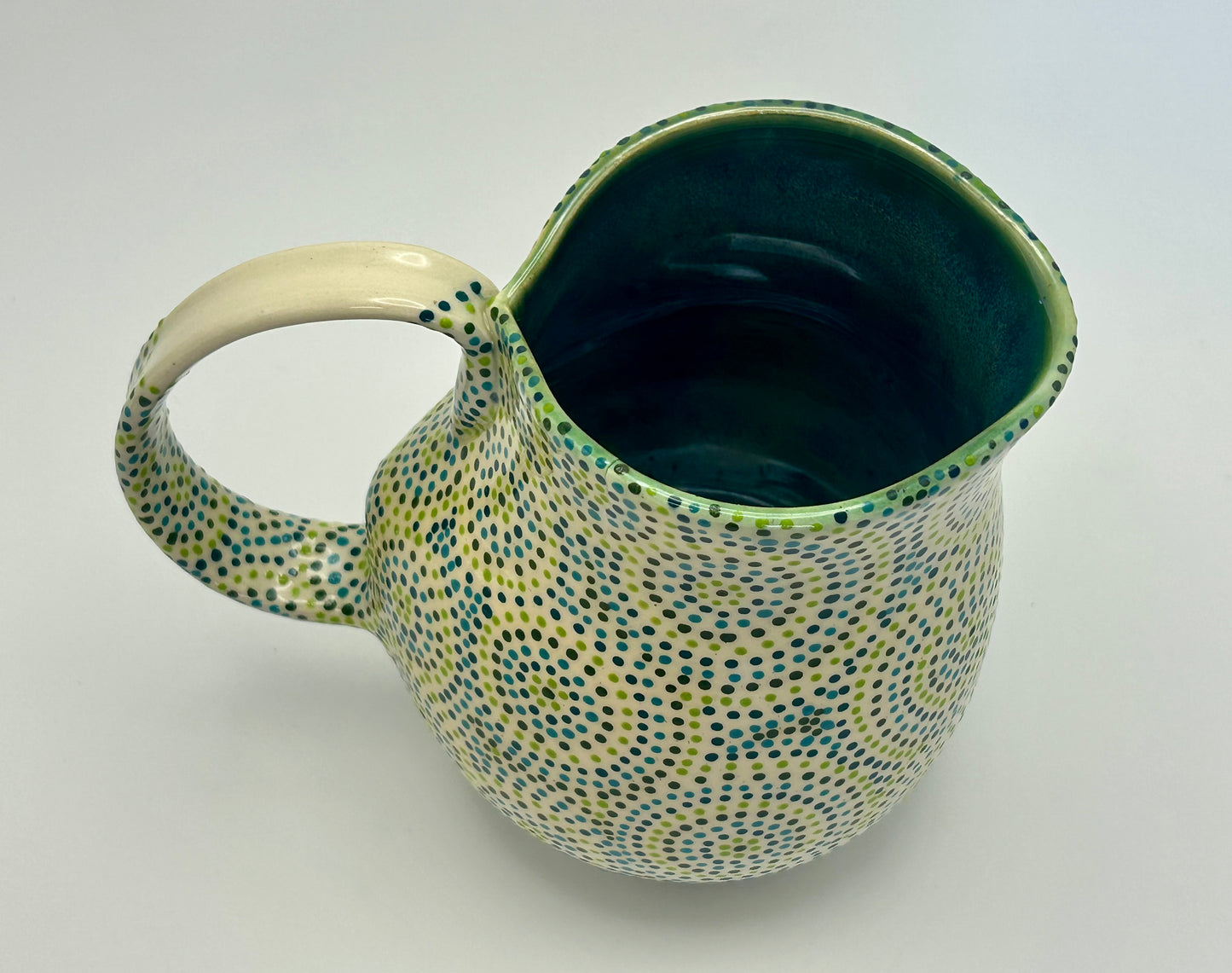 Green circles pitcher