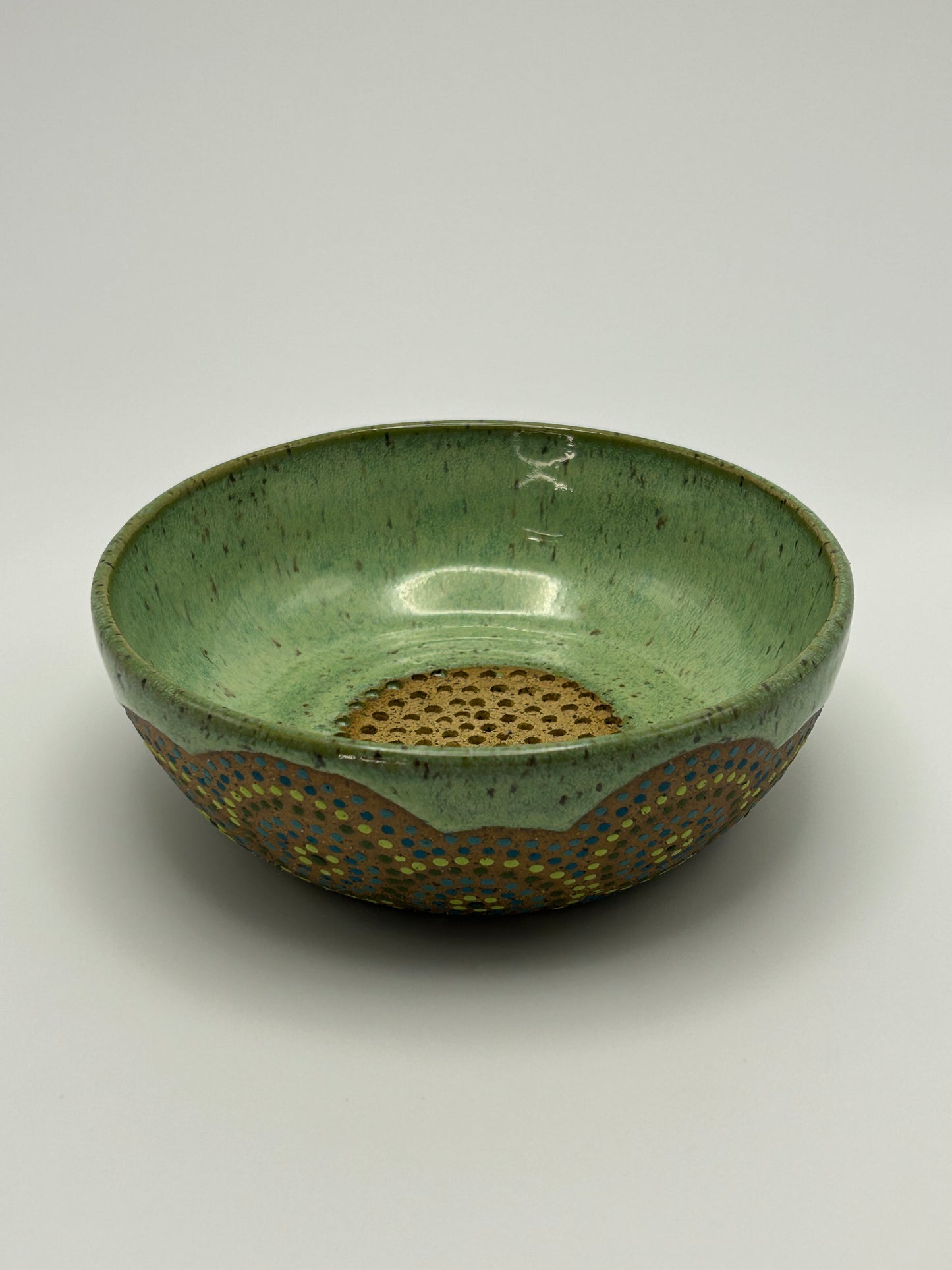 Green circles garlic grater bowl