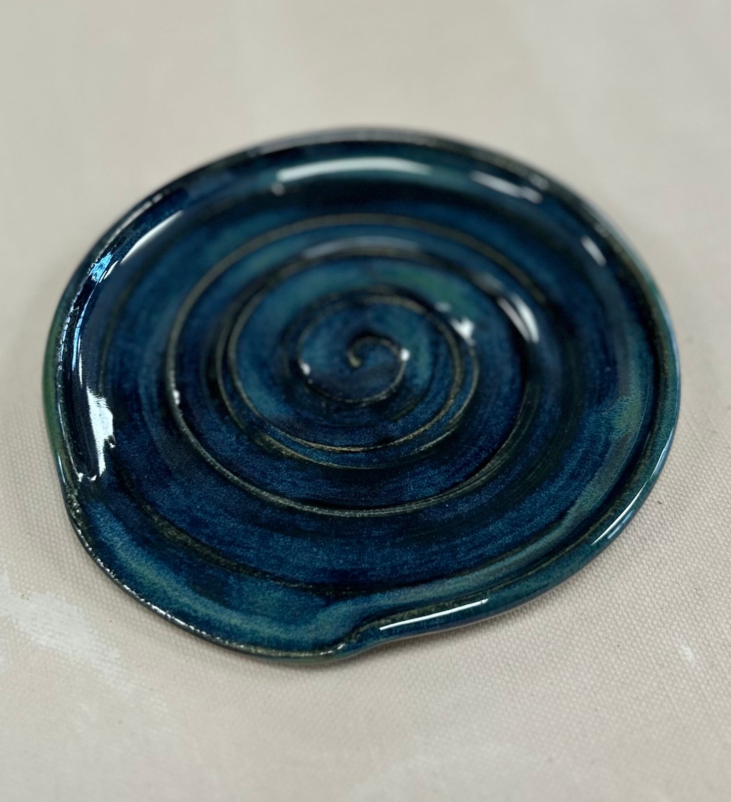 Blue and black glaze spoon rest