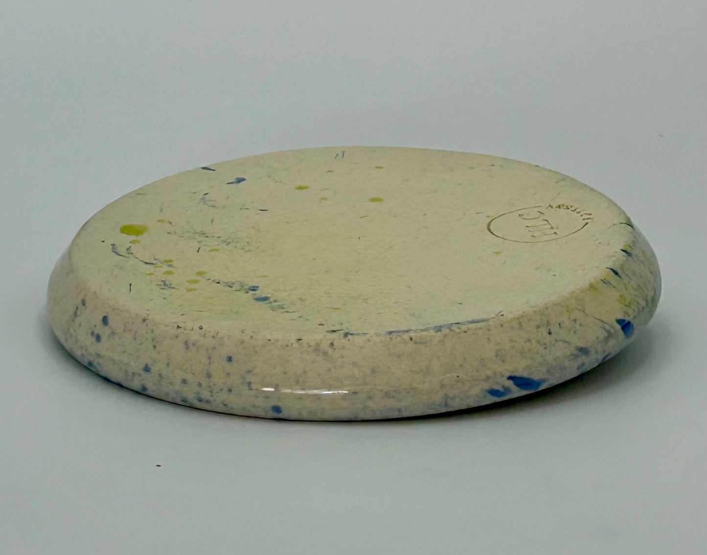 Splatter soap dish